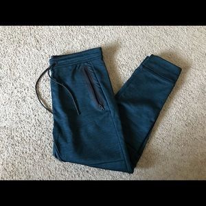 American Eagle Men’s joggers